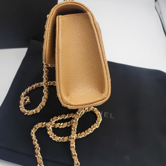 Brand new authentic Chanel 2023 kelly phone holder with chain and top handle - Picture 4 of 17